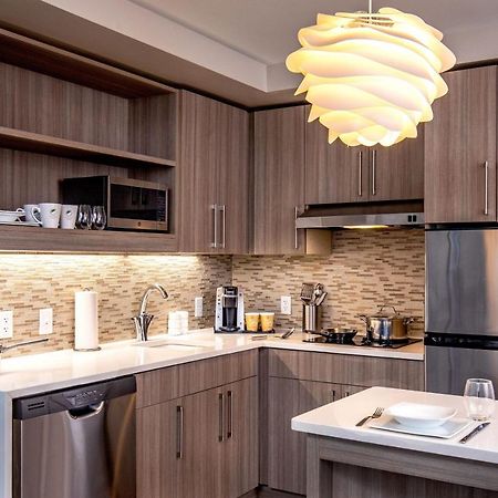 Element Hampton Peninsula Town Center Otel Dış mekan fotoğraf