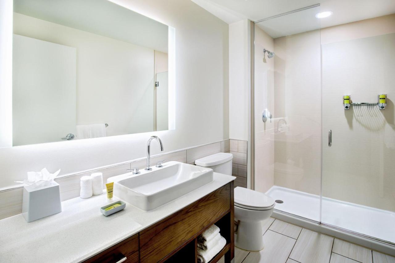 Element Hampton Peninsula Town Center Otel Dış mekan fotoğraf